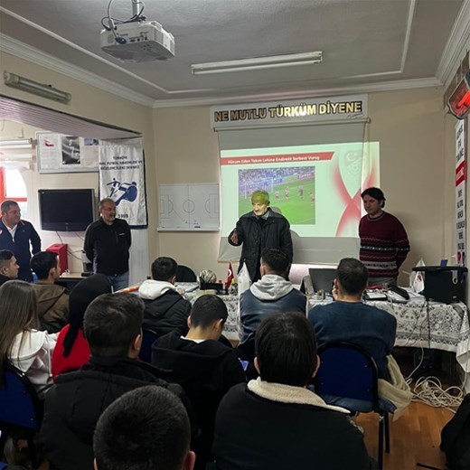 Futbol Aday Hakem Kursuna Ziyaret