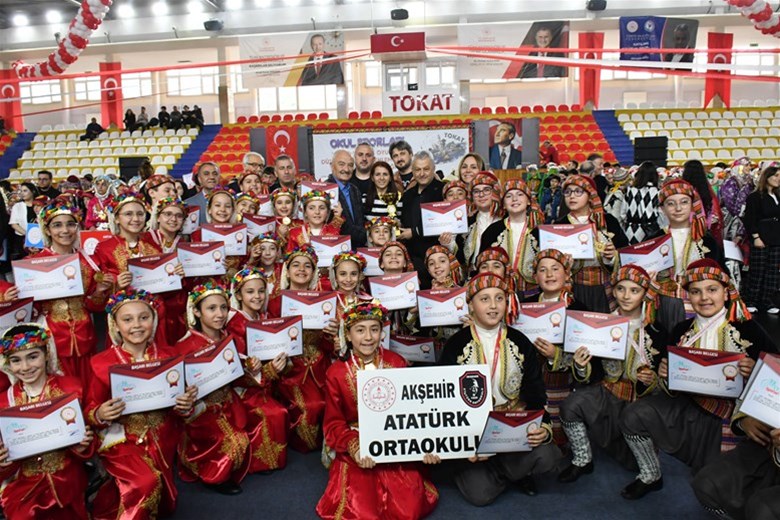 Halk Oyunlarında Türkiye Birincileri Tokat'ta Belli Oldu